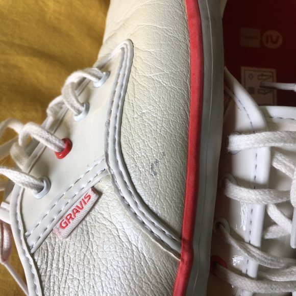 Gravis Sylmz LX 9.5 White with Red Bottoms - Picture 3 of 8